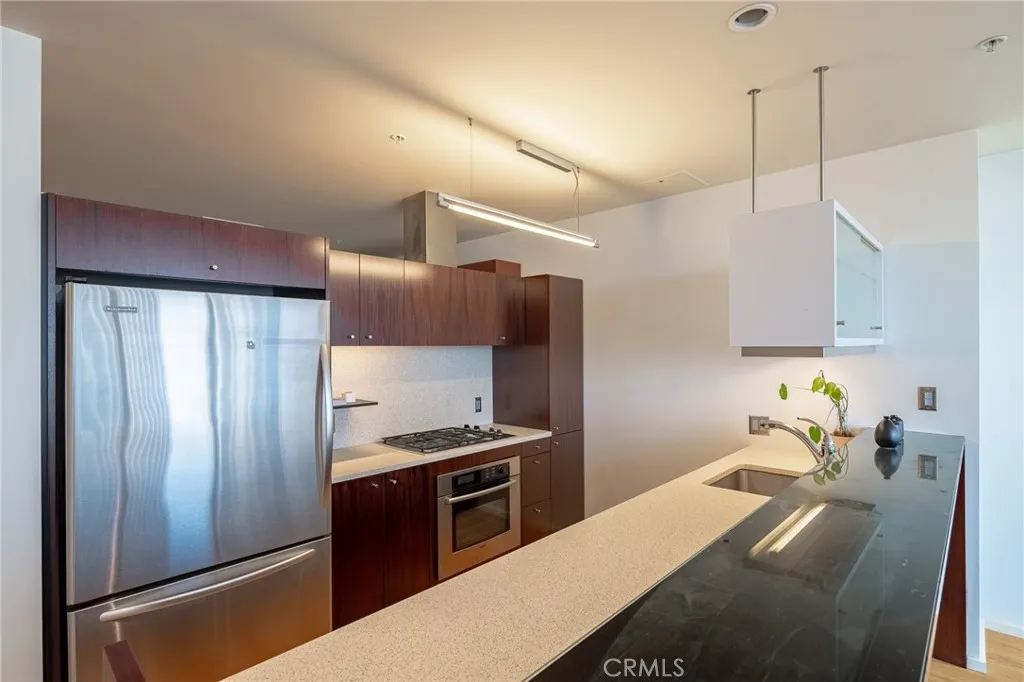 1155 South Grand Avenue 2105, Los Angeles, California 90015 home-pic-5